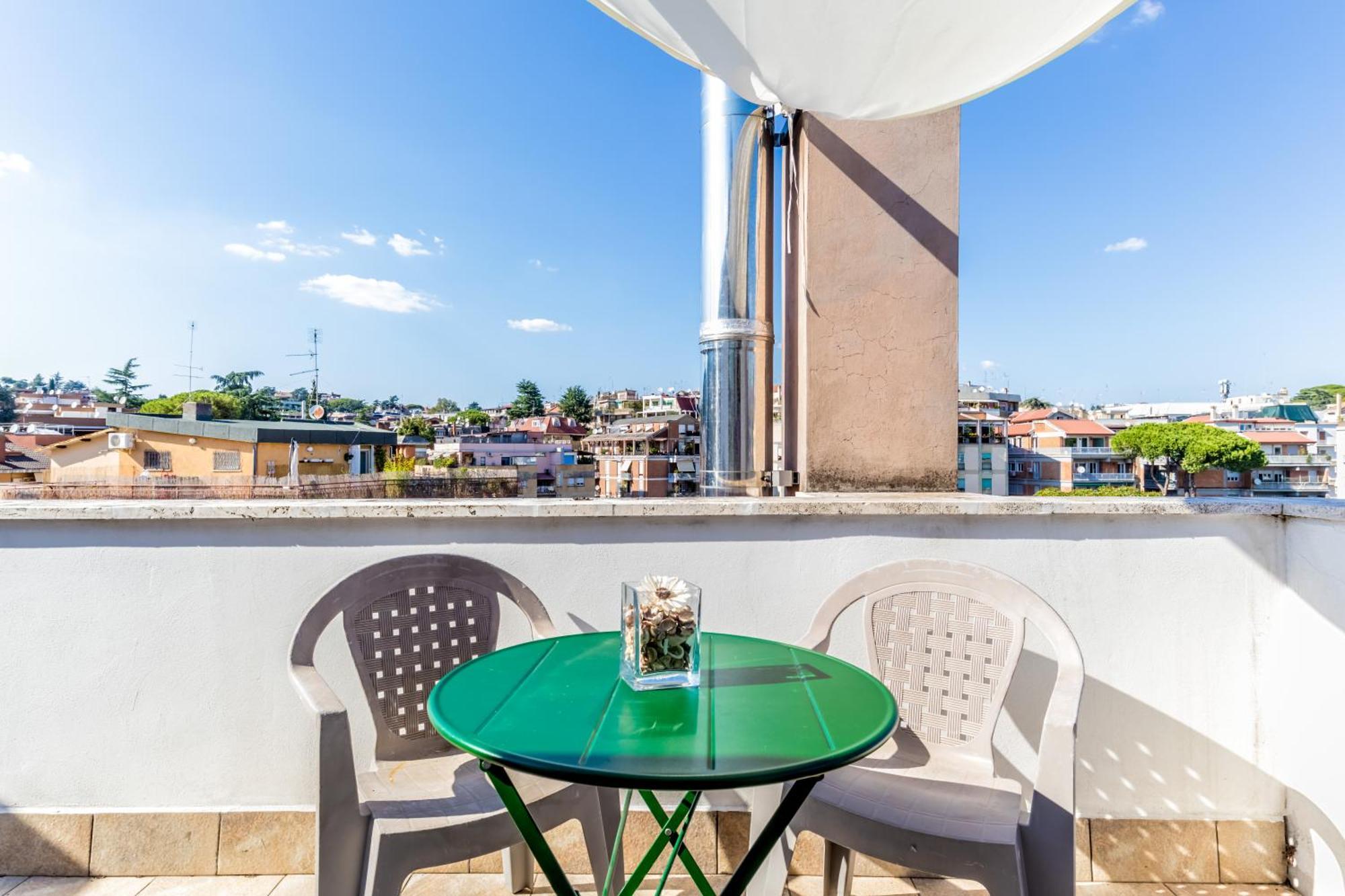 Apartamento Attico Trilocale In Zona Farnesina