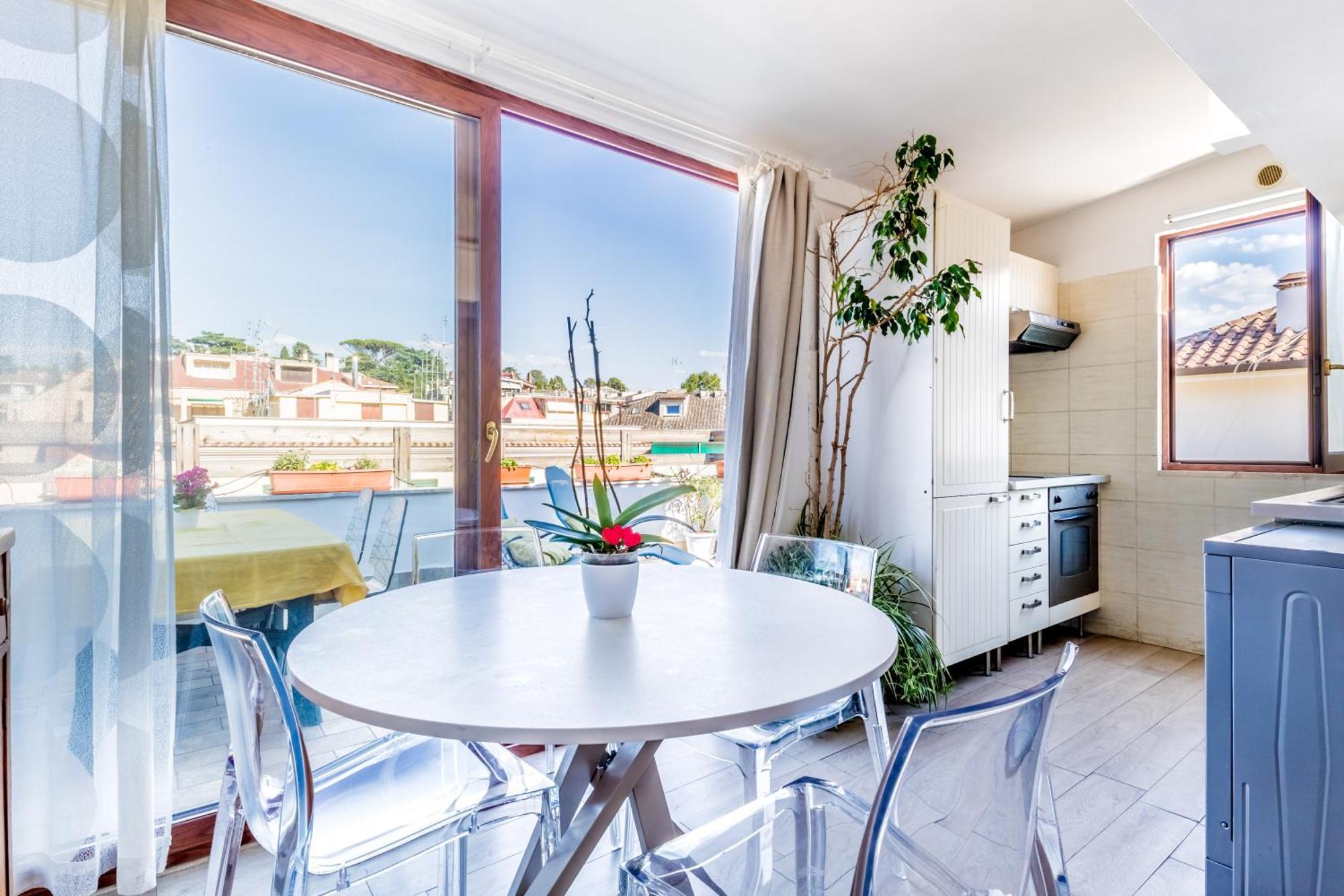 Apartamento Attico Trilocale In Zona Farnesina Roma